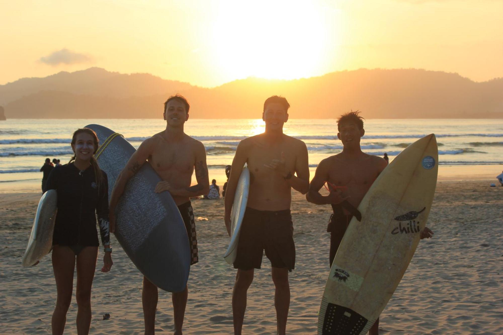 Appartamento Ayolah Surf House &Surf Camp Jembrana Esterno foto